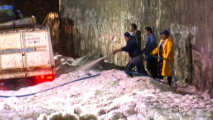 Une spectaculaire tempête de grêle paralyse la ville de Mexico