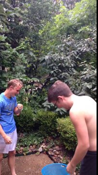 So hilarious ALS Ice Bucket Challenge FAIL