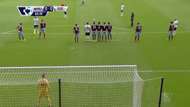 Un streaker anglais tire un coup franc