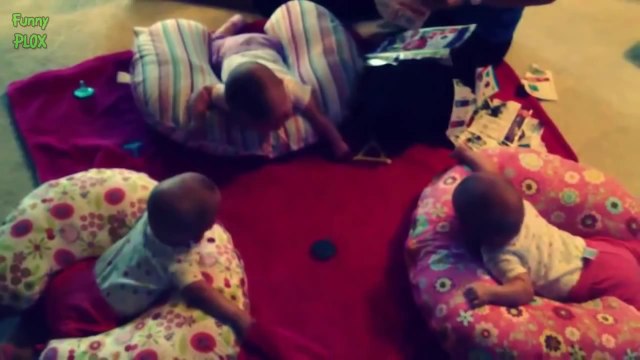 Des bébés triplets mort de rire - Compilation hilarante!