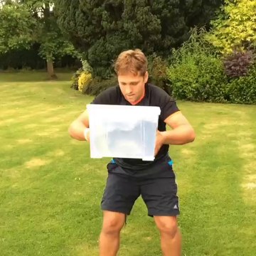 ПИК ТВ! Стлиан Петров се полива с кофа вода!