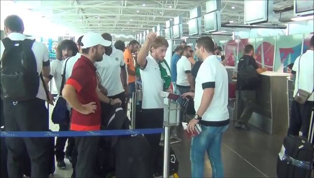 Μονταρισμένα πλάνα από την αναχώρηση της Ομόνοιας