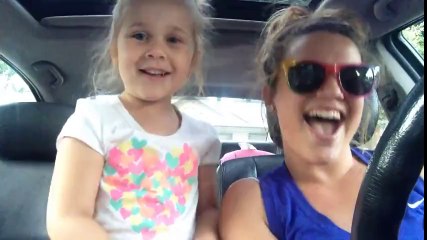 Anne kızın araba da düeti