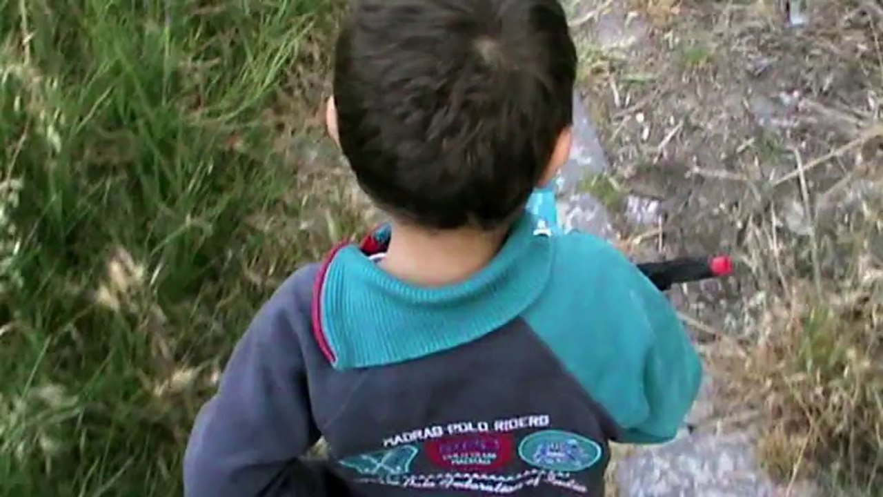 Silvered Water, Syria Self-Portrait / Eau argentée, Syrie autoportrait (2014) - Excerpt 2 - Eng Subs