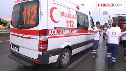 Minibüs otomobile çarptı: 2 ölü, 1 yaralı -
