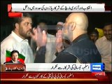 Dunya News - Aslam Raisani In Azadi March Stopping Protesters To Do Long March