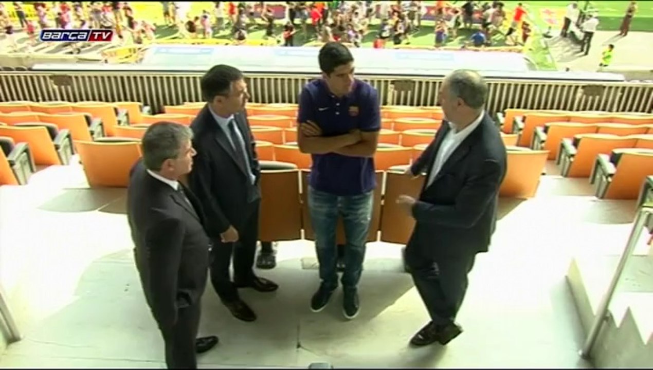 Luis Suarez presented as new Barça player