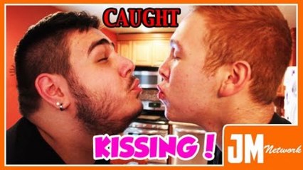 CAUGHT MY FRIENDS KISSING?!?