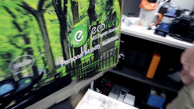 Unboxing: EcoReco M5 Electric Scooter - GeekBeat Tips & Reviews