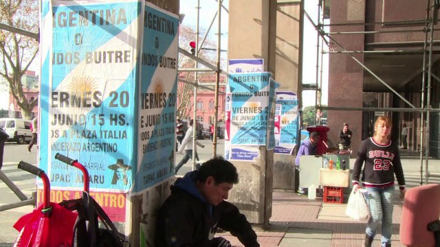 Kirchner propone pagar deuda en Argentina