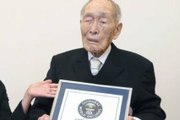 À 111 ans, ce Japonais est l'homme le plus vieux du monde