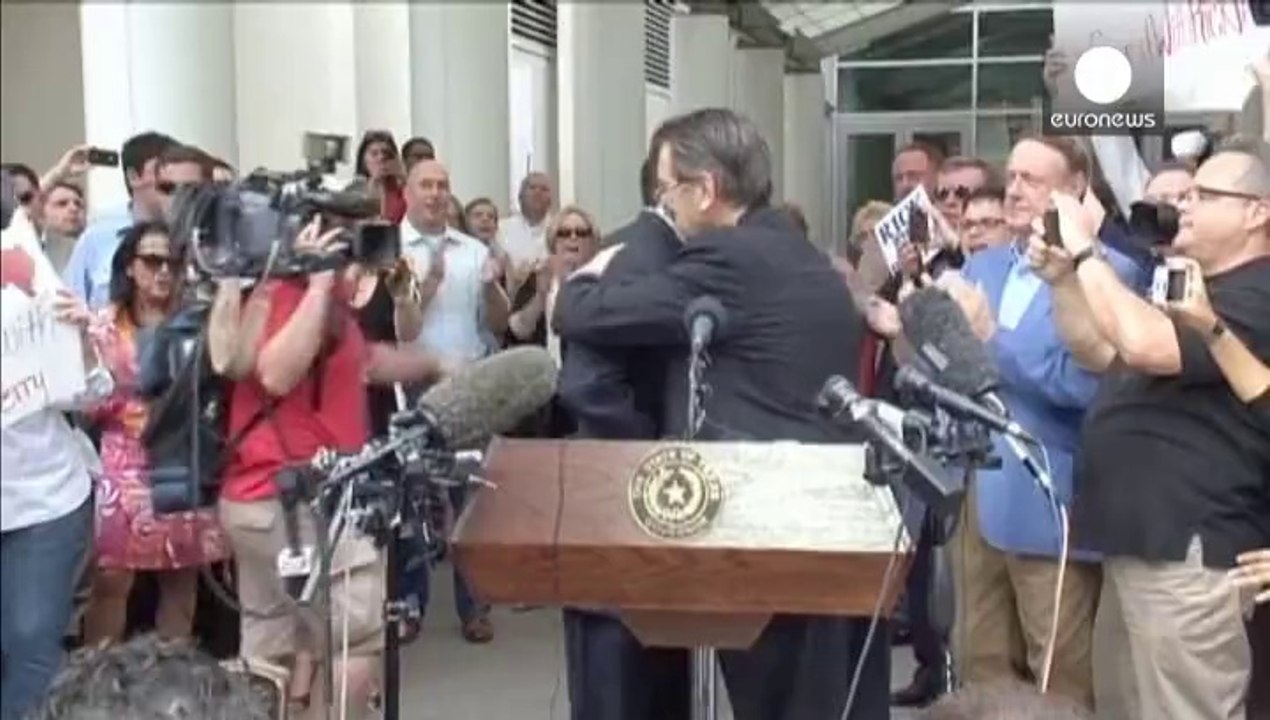 Rick Perry, fichado
