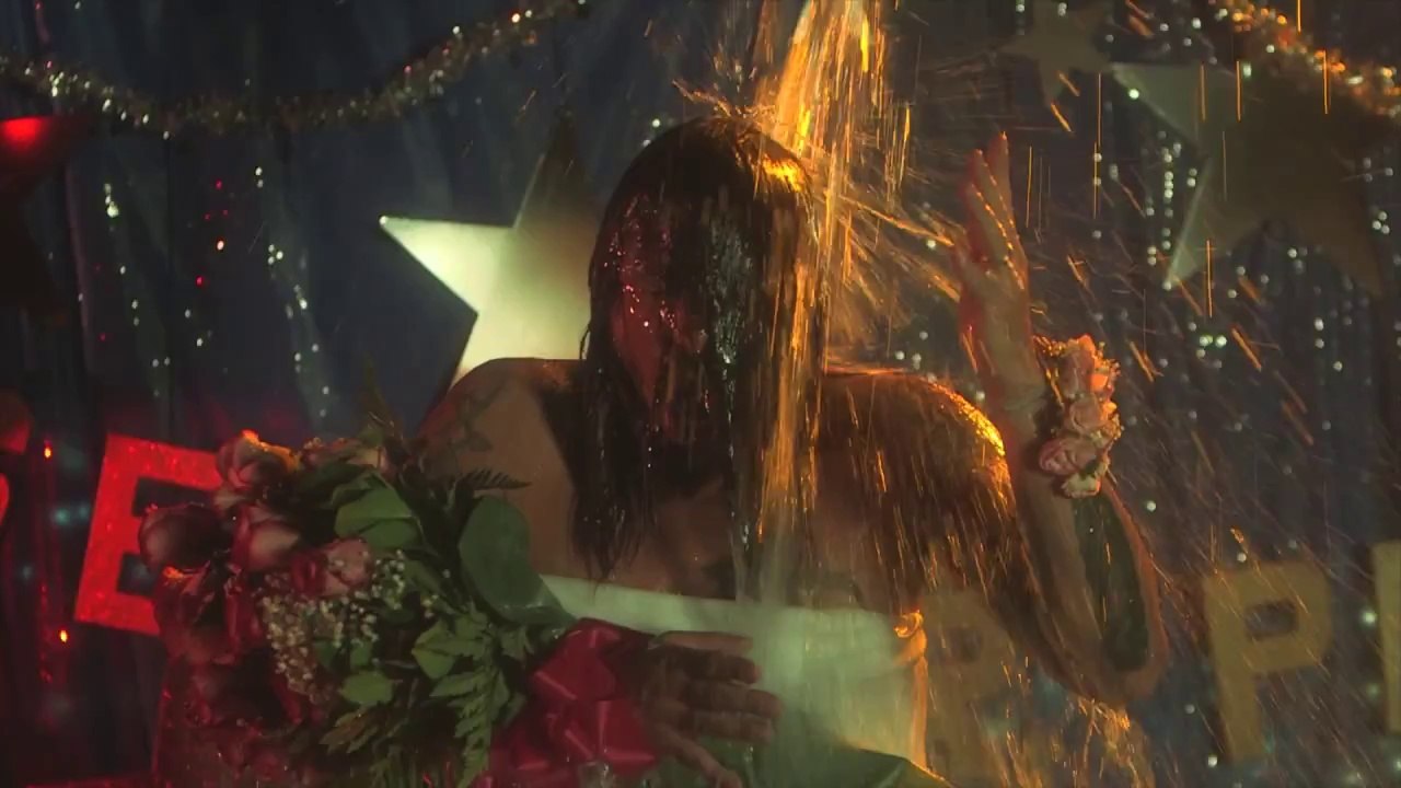 Foo Fighters ALS Ice Bucket Challenge Is Outrageous - Carrie parody by Dave Grohl