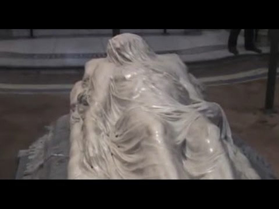 Napoli - La Cappella Sansevero chiusa, turisti delusi (19.08.14)