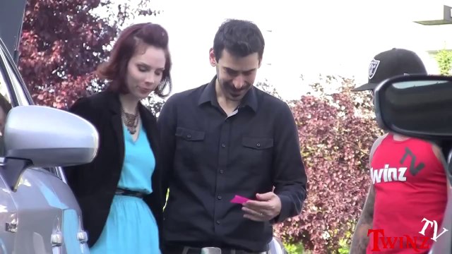 Quelqu'un a casser votre voiture de sport - Caméra cachée hilarante!