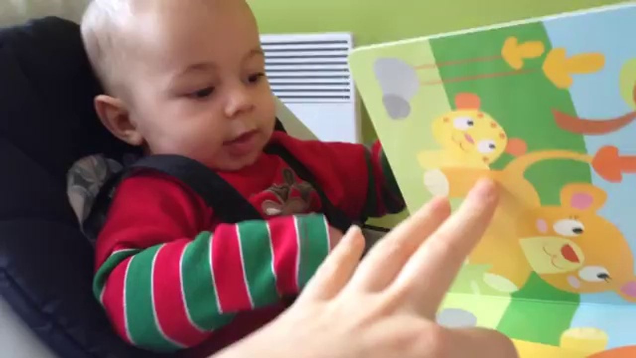 Baby hears lion roar for the first time