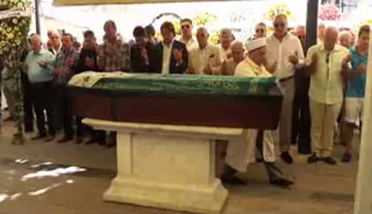 Birşen Şınlak son yolculuğuna uğurlandı