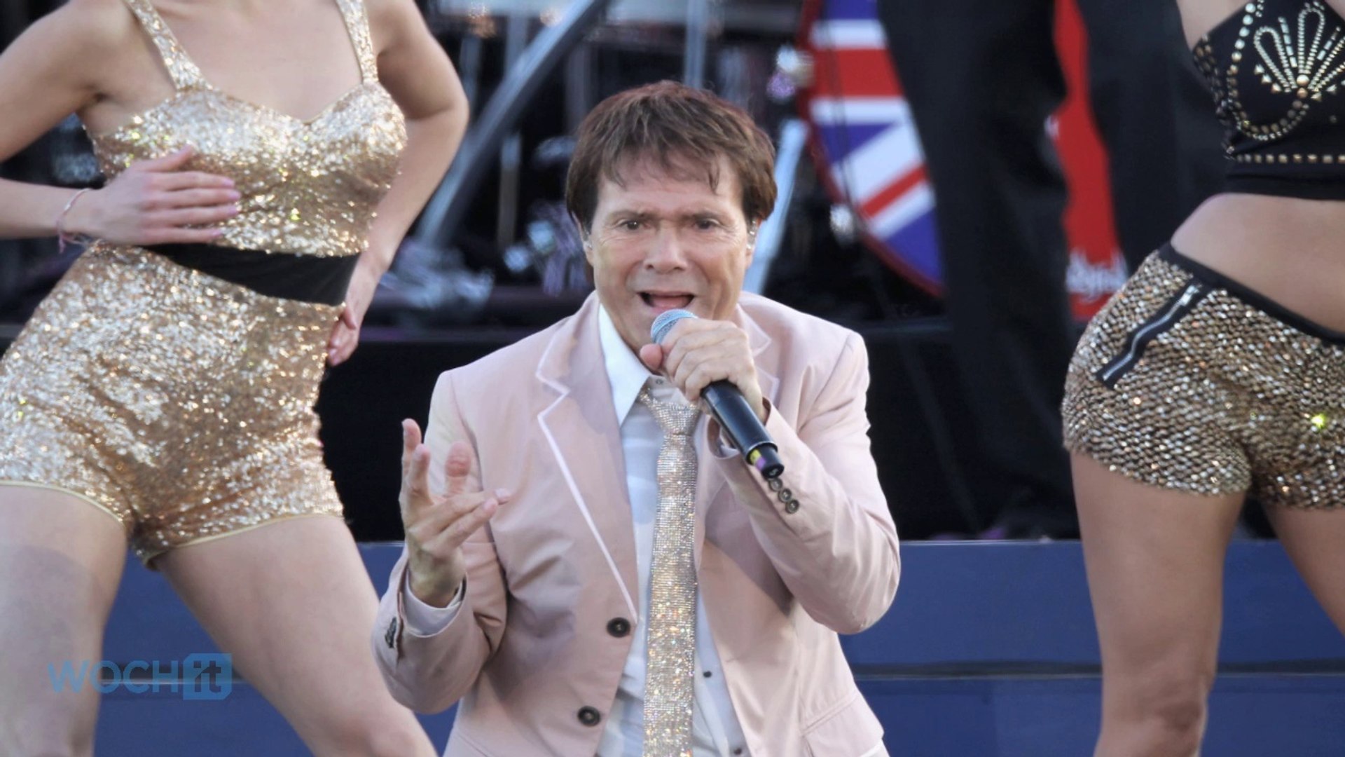 ⁣British Singer Cliff Richard Cancels Cathedral Performance