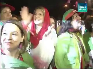PTI Women Workers Throw Petal On Policemen In Red Zone