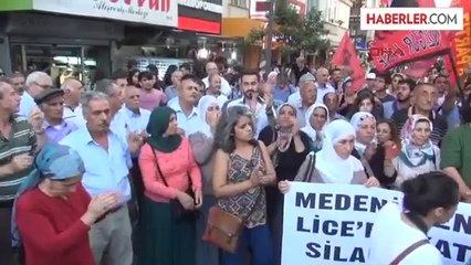 İzmir'de Lice Olayları Protesto Edildi