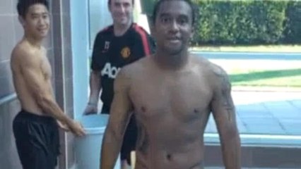 Anderson Takes On The ALS 'Ice Bucket Challenge' & Nominates Sir Alex Ferguson !