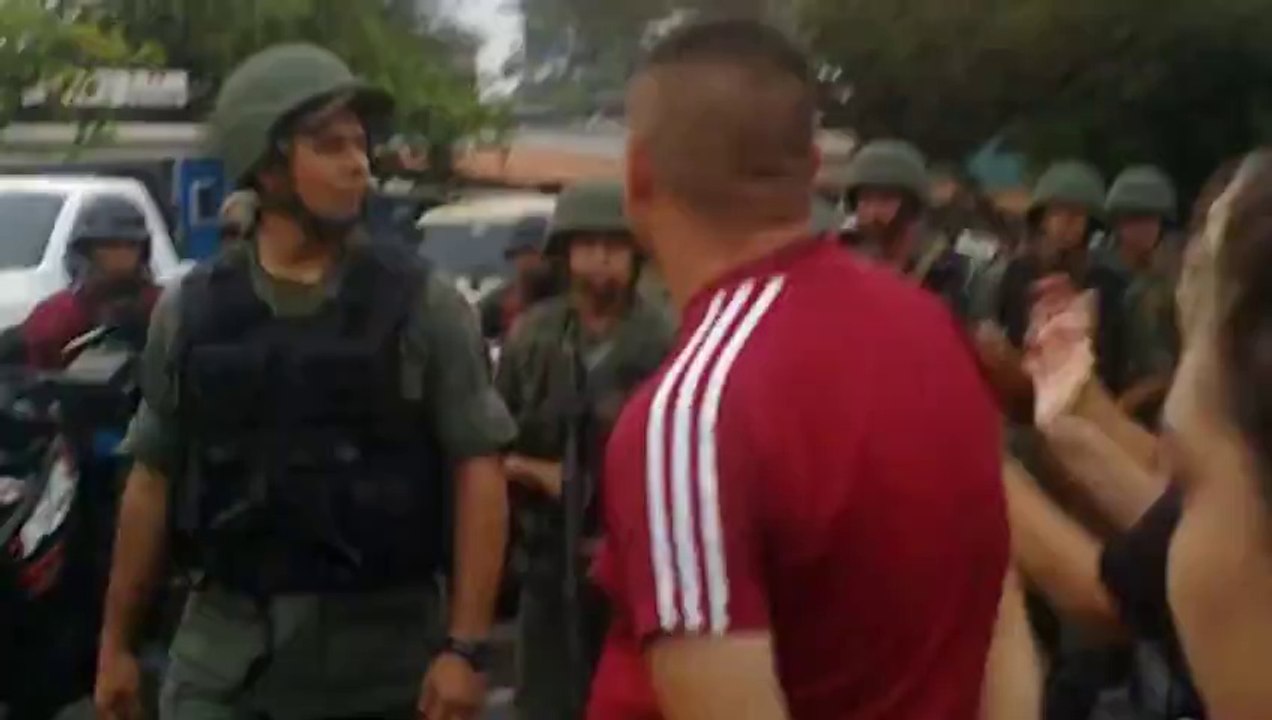 Tachira El despliegue militar en B.Sucre para quitar barricada 31-03-2014