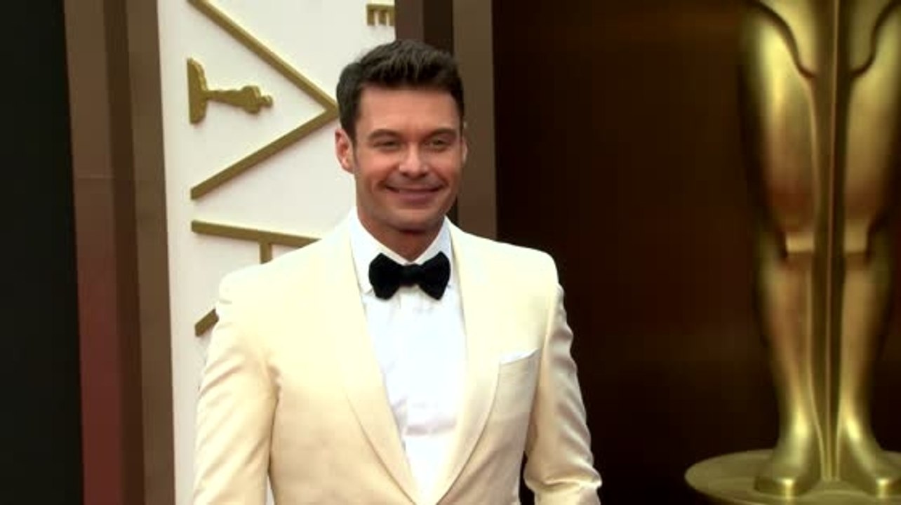 Ryan Seacrest se acoge a los 40s