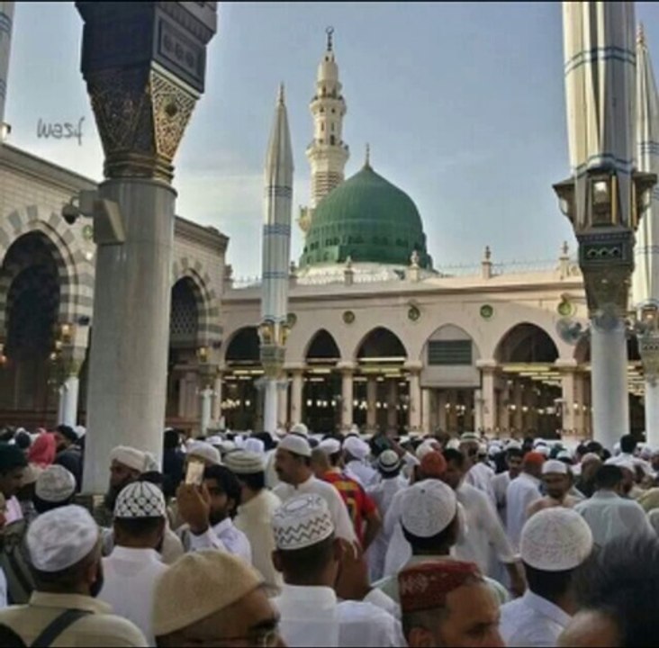 Zair-e-Koaiy Jinna.Owais Raza Qadri Sb.Mehfil in Madinah AlMunawarah.Ramadan-2014.