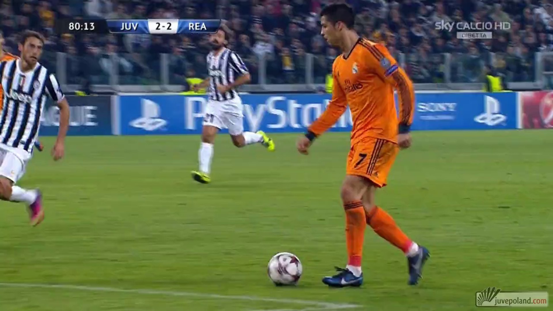 B-04_juv-rea_bonucci_przecina_podanie