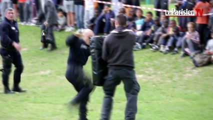 Quand les forces de l'ordre montrent leurs muscles aux enfants