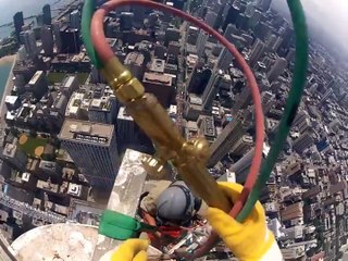 Démonter une antenne à 344 mètres de hauteur