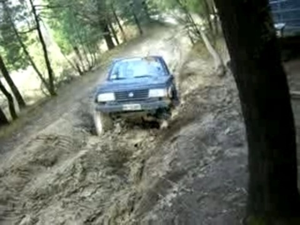 Suzuki su buca Sassoferrato (AN)