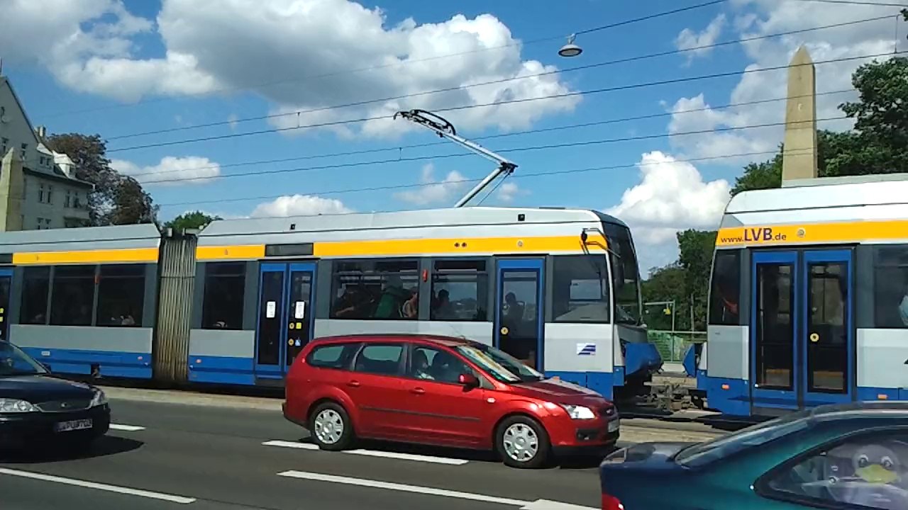 Straßenbahn Leipzig - Tram 15 Einfahrt: Völkerschlachtdenkmal
