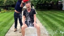 David Moyes Takes On The ALS 'Ice Bucket Challenge' !!