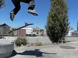 KICKFLIPS SLOW MOTION