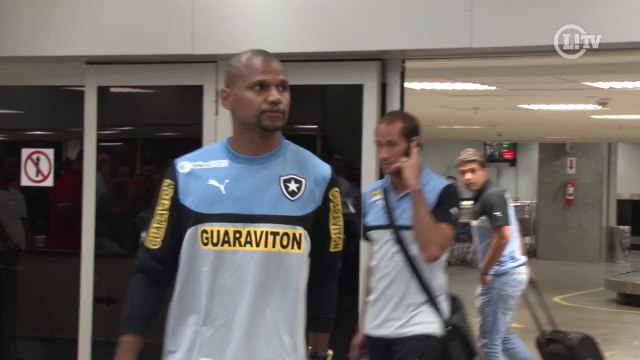 Em chegada silenciosa do Botafogo, Jefferson é tietado