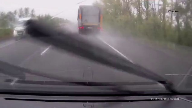 Yağmurlu Havada Hatalı Sollama ve Ölümcül Kaza