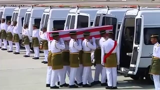 First bodies of Malaysian victims of the MH17 plane crash arrive home