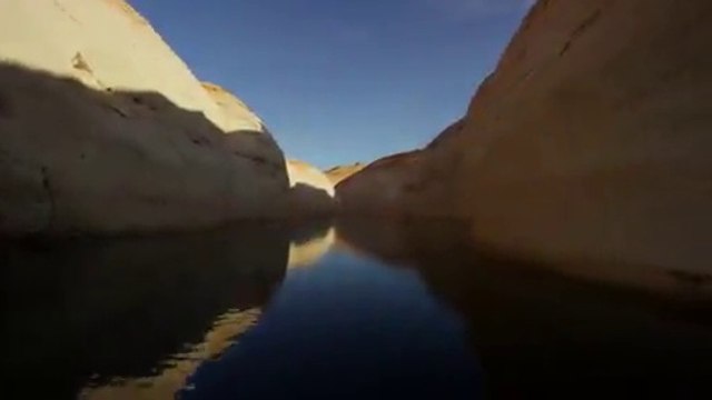 Ventriglisse et toboggan depuis une falaise! Saut de dingue!!
