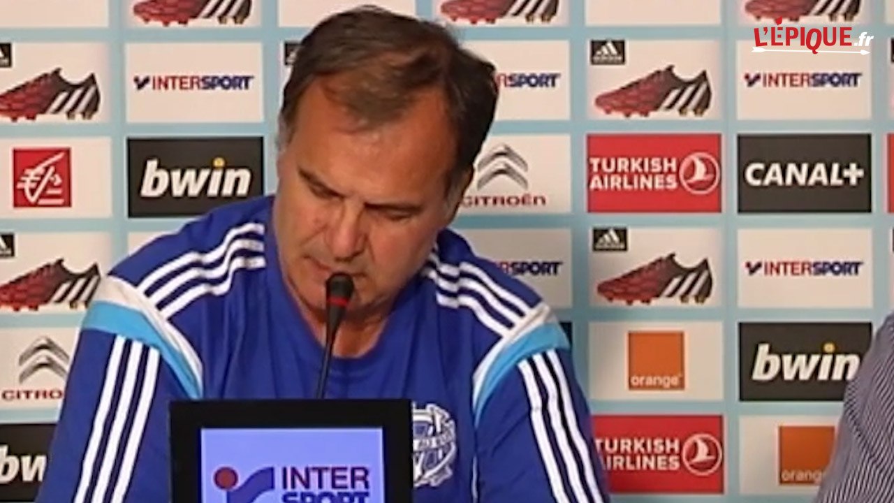 OM : Marcelo Bielsa s'endort en conférence hypnotisé par une araignée !