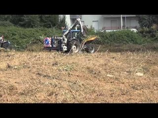 Aversa (CE) - Bonificato lo standard comunale in Via Michelangelo  (20.08.14)