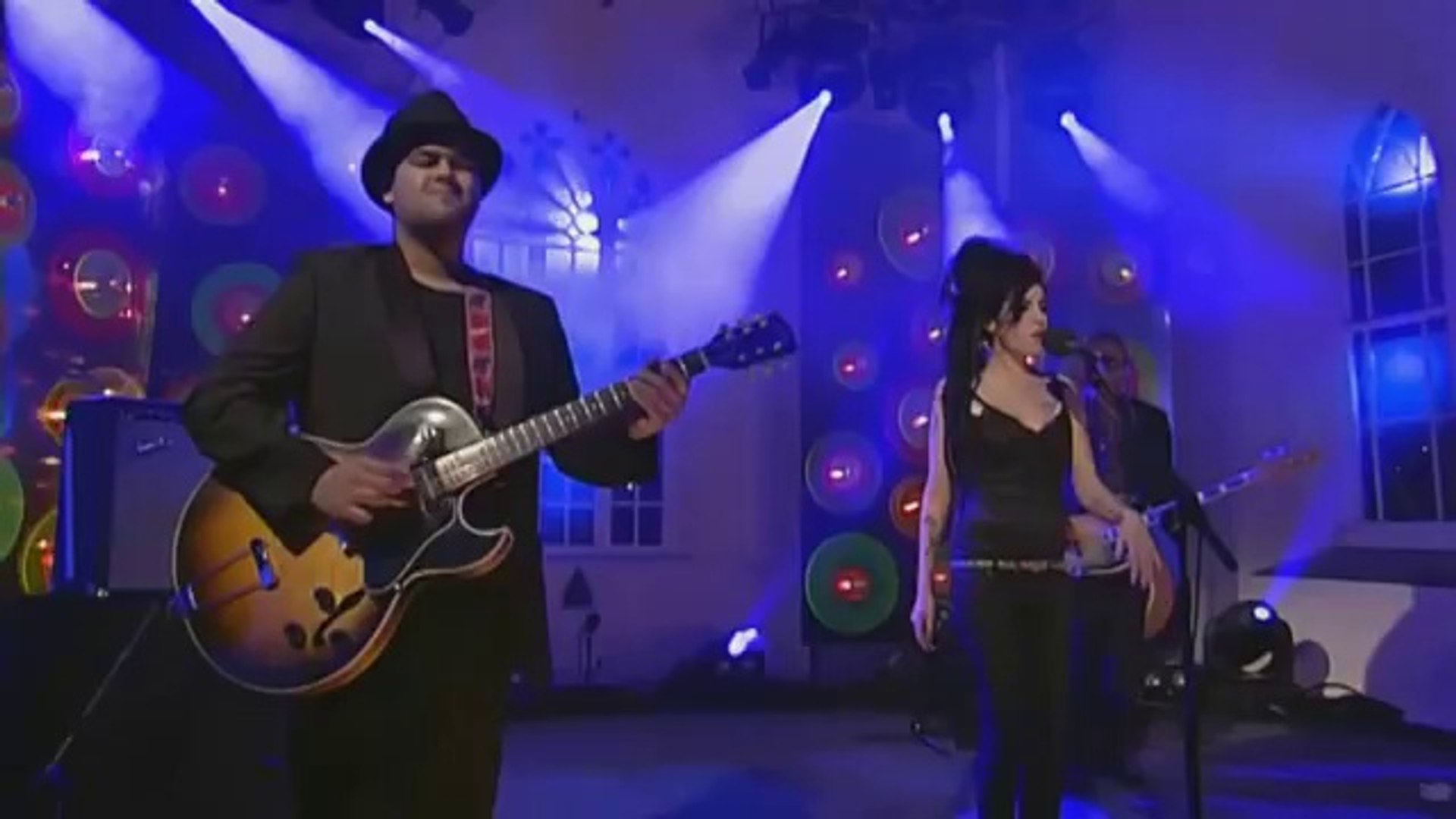 Tears Dry On Their Own (Live on Other Voices, 2006) - Vídeo Dailymotion
