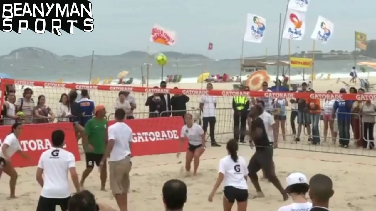 Bolt régale au tennis-ballon