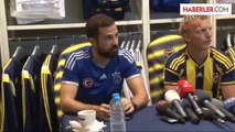 Dırk Kuyt ve Serdar Kesimal Yeni Sezon Formalarını İmzaladı
