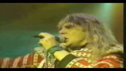 Saxon - Crusader (Live)