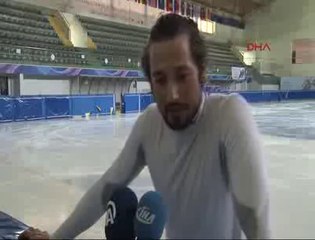 İLHAN MANSIZ BUZ PİSTİNDE ALS KAMPANYASINA DESTEK VERDİ