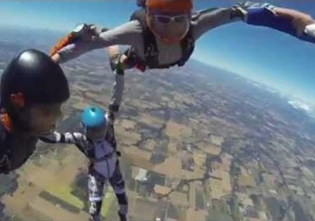 Skydive Manoeuvre Goes Wrong