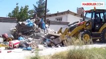 Burdur'da Evden 5 Kamyon Çöp Çıktı