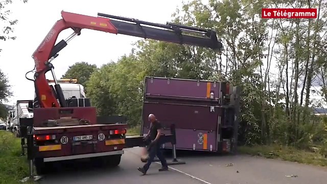 Rosnoën (29). Collision entre une voiture et un 19 tonnes : une conductrice blessée