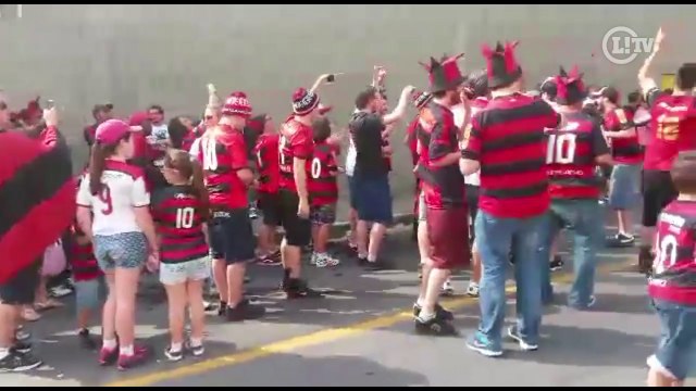 Antes de jogo, flamenguistas fazem a festa em Criciúma